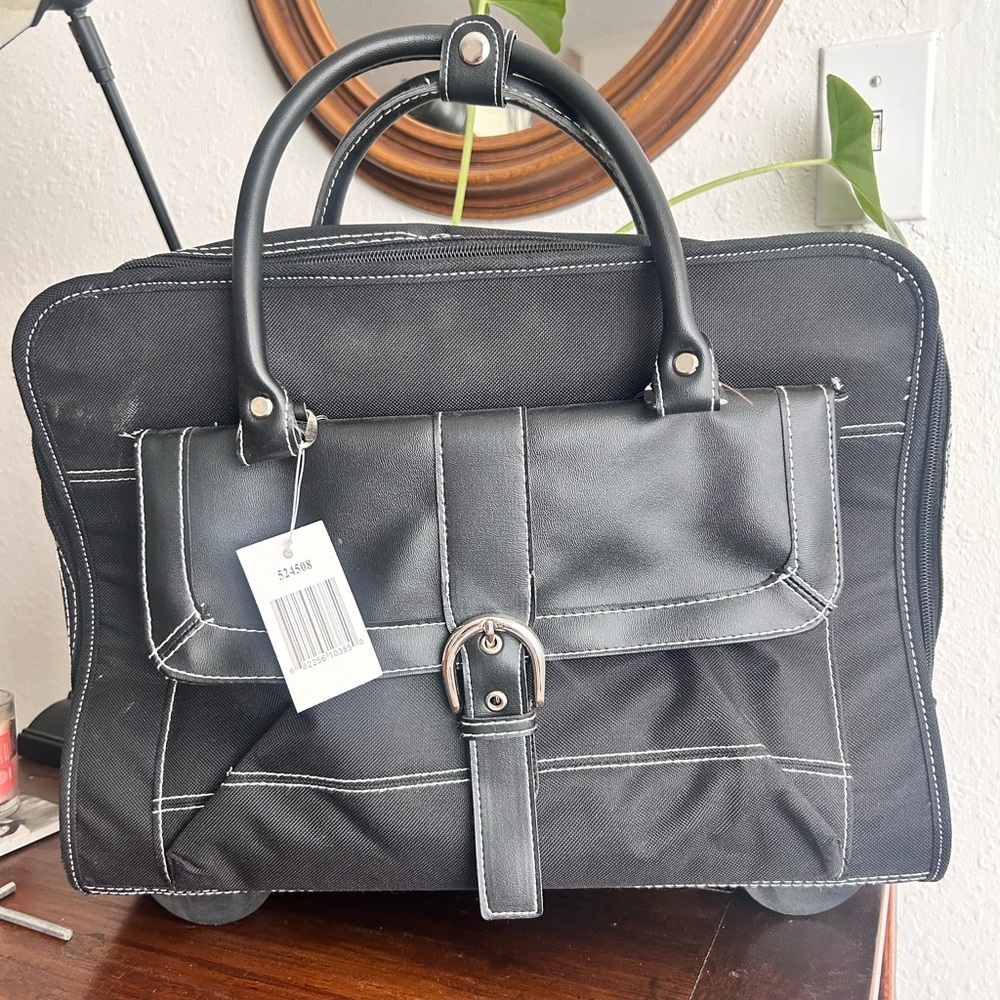 Black laptop handbag 💼  with wheels